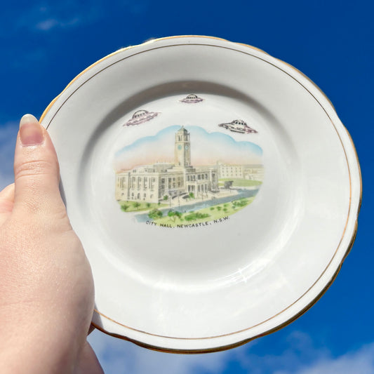 Newcastle Vintage Souvenir Plate UFO Wall Décor