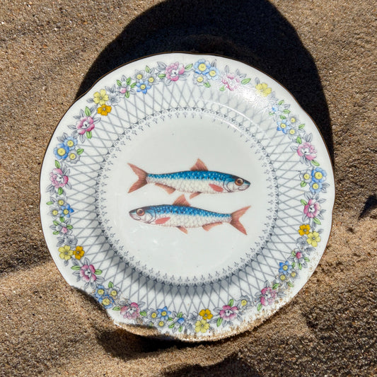 Twin Blue Fish Vintage Floral Plate Wall Décor