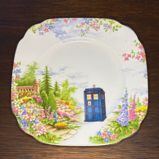 Dr Who Tardis Vintage China Wall Décor