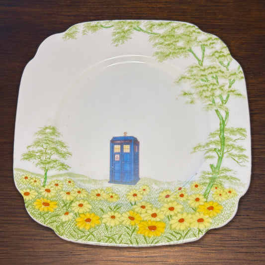 Dr Who Tardis Vintage Flower Plate Wall Décor