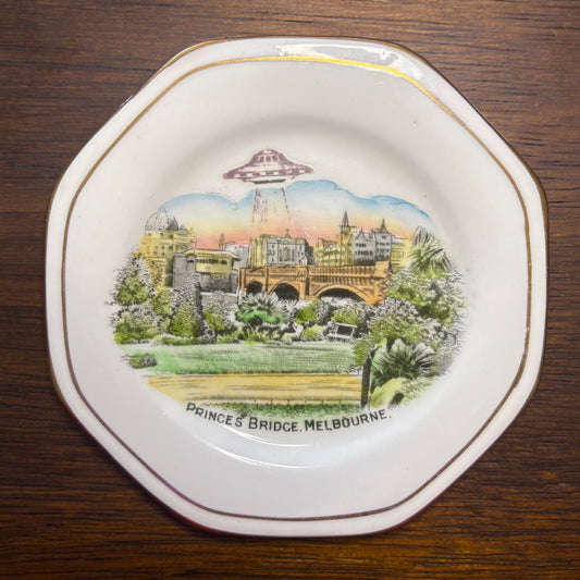 Melbourne Vintage Souvenir Plate UFO Wall Décor