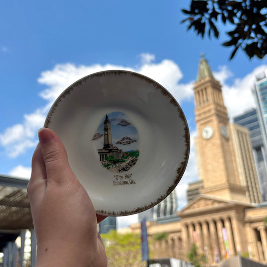 Brisbane City Hall UFO Souvenir Saucer Décor Vintage Wall China